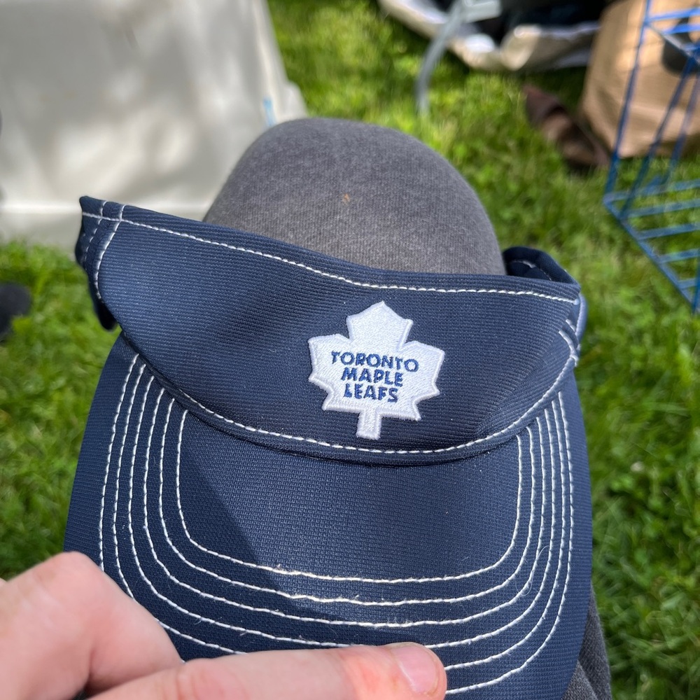 47 Brand Toronto Maple Leafs visor. Perfect for golfing lol. One size fits all.